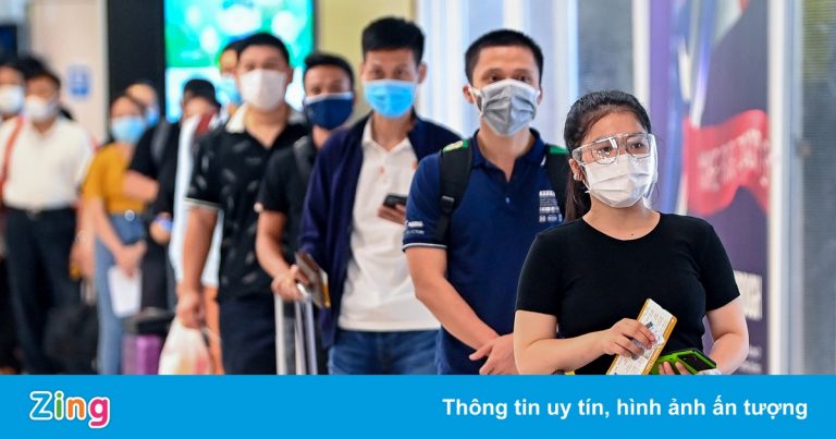 Nhiều người TP.HCM được bay về nhà sau vài tháng kẹt lại Hà Nội Nhiều người TP.HCM được bay về nhà sau vài tháng kẹt lại Hà Nội