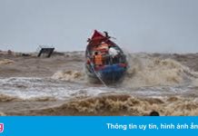 Hàng chục người tìm kiếm ngư dân mất tích