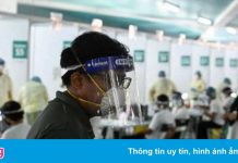 Chuyên gia Singapore cảnh báo viễn cảnh 10.000 ca mắc mới mỗi ngày