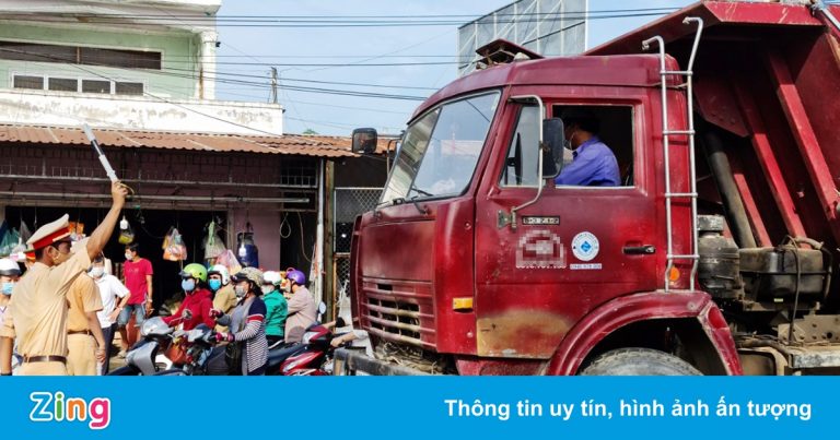 Nhiều kiểu thích ứng với dịch Covid-19 ở miền Tây