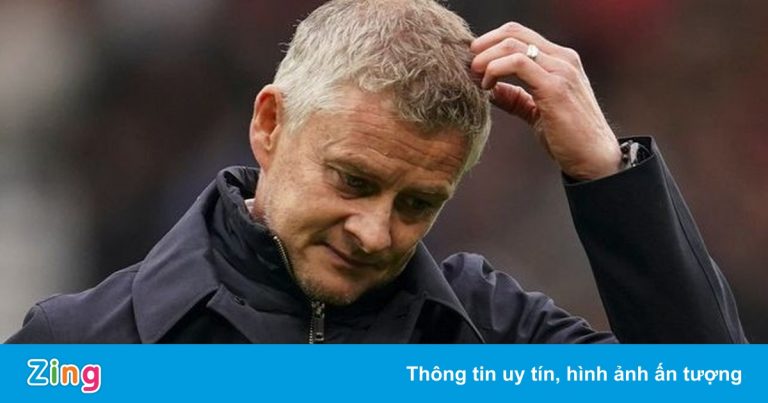 Neville tin nội bộ MU đang rối ren