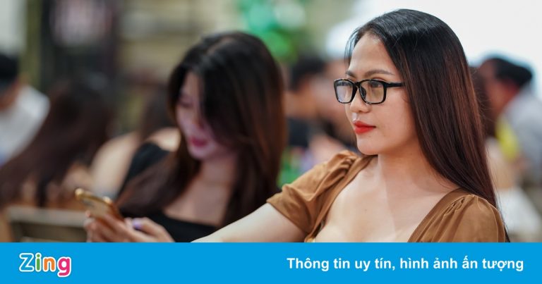 Người Bình Dương đi nhậu đông đúc