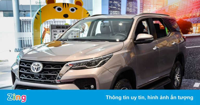 Toyota Fortuner, Honda CR-V, Hyundai Santa Fe đang giảm giá