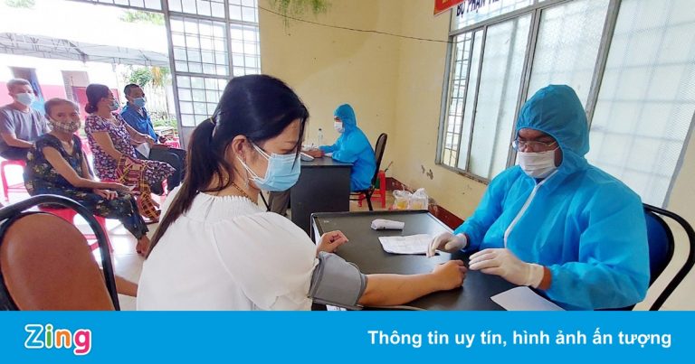 Lo bùng phát dịch, nhiều tỉnh đẩy nhanh tiến độ tiêm vaccine