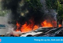 Nghi vợ có quan hệ bất chính với sếp, người chồng đốt 2 ôtô