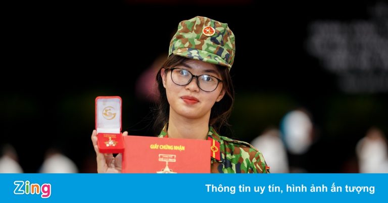 Nữ quân y xúc động khi nhìn lại ngày tháng chống dịch ở TP.HCM Nữ quân y xúc động khi nhìn lại ngày tháng chống dịch ở TP.HCM