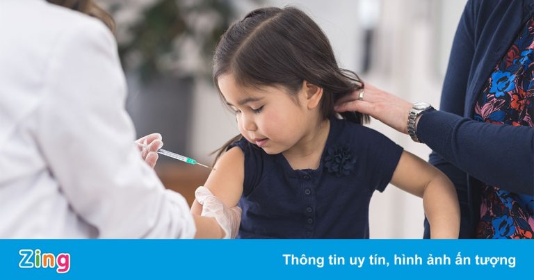 Khoảng cách giữa hai mũi tiêm vaccine Covid-19 dành cho trẻ