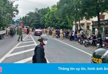 Cảnh sát chặn đường, vây bắt cả trăm người tụ tập, đua xe