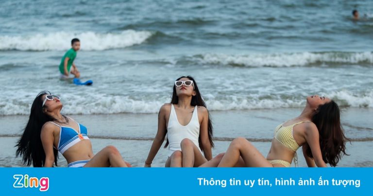 Biển Vũng Tàu nhộn nhịp chiều cuối tuần