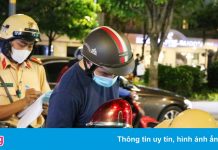 Tụ tập ở phố đi bộ Nguyễn Huệ, nhiều người bị lập biên bản