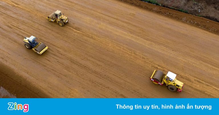 Tranh luận chậm giải ngân vốn đầu tư công, ‘có tiền không tiêu được’