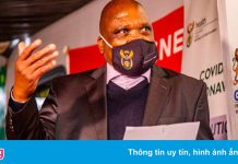 Quan chức Nam Phi lên án lệnh cấm đi lại vì biến chủng mới