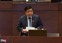 Thách thức giải ngân vốn khi tung ra gói hỗ trợ kinh tế mới Bo truong Nguyen Chi Dung tra loi chat van anh 1