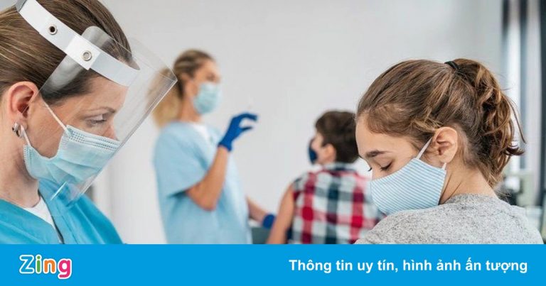 Trẻ có được tiêm phòng cúm và vaccine Covid-19 cùng lúc?