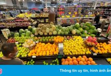 Người Việt ở Mỹ đi chợ thời ‘bão giá’