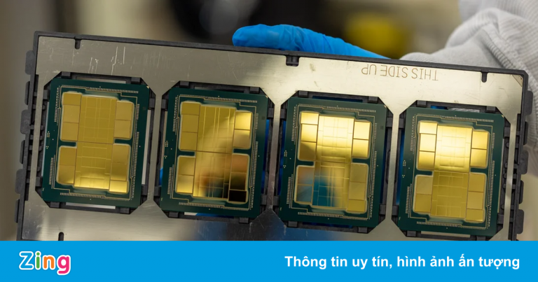 Bên trong nhà máy chip 7 tỷ USD của Intel