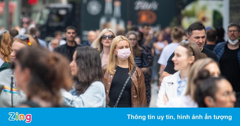 Vì sao Anh tránh được làn sóng dịch Covid-19 đang tấn công châu Âu?