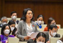 Cần sớm phủ vaccine cho người dân tại điểm du lịch Quoc hoi thao luan tinh hinh kinh te xa hoi anh 1