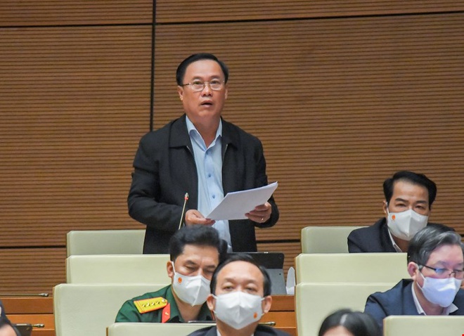 Bo truong Y te Nguyen Thanh Long tra loi chat van anh 4