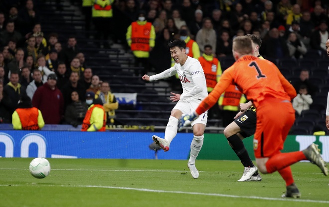 HLV Conte tái xuất Premier League bằng trận hòa 0-0 HLV Conte tái xuất Premier League bằng trận hòa 0-0