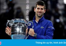 Djokovic nhận danh hiệu kết thúc năm ở ngôi số một thế giới