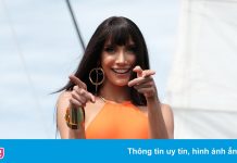 Thí sinh Hoa hậu Hòa bình 2021 suýt ngã khi thi áo tắm