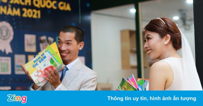 Lễ cưới không tiệc tùng và hàng nghìn cuốn sách cho trẻ vùng cao