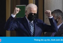 Ông Biden rời bệnh viện, lên trực thăng về Nhà Trắng