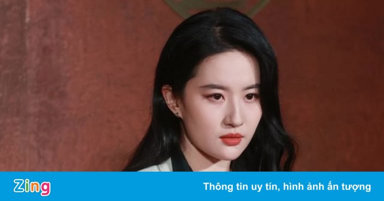 Chu Nhất Long tranh lượt đi thảm đỏ của Lưu Diệc Phi