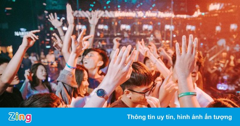 TP.HCM chưa đủ cơ sở cho phép karaoke, xe ôm công nghệ hoạt động lại