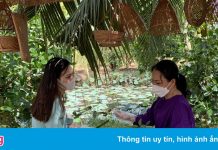 Đoàn khách TP.HCM đầu tiên đến Bến Tre hậu dịch