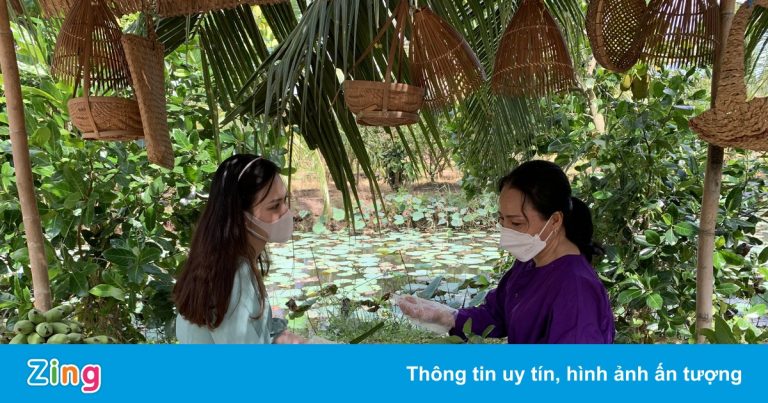 Đoàn khách TP.HCM đầu tiên đến Bến Tre hậu dịch