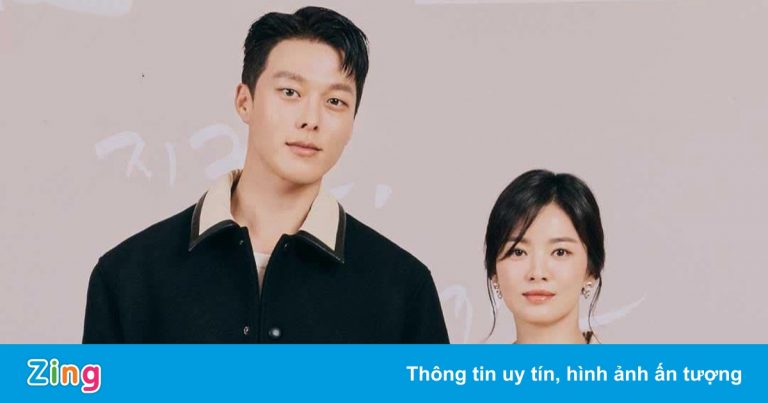 Song Hye Kyo và Jang Ki Yong tại họp báo phim mới