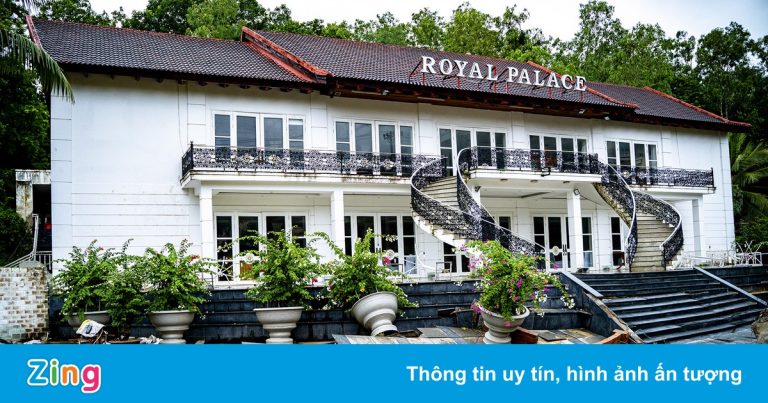 Cống thoát nước bị sập, mưa lũ phá hủy resort Hoàng Gia