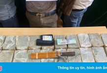Mật phục, bắt tại trận nghi phạm vận chuyển 40 bánh heroin