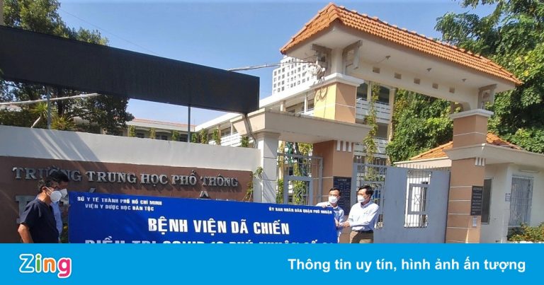 Trường học ở TP.HCM gấp rút tu sửa để kịp đón học sinh trở lại