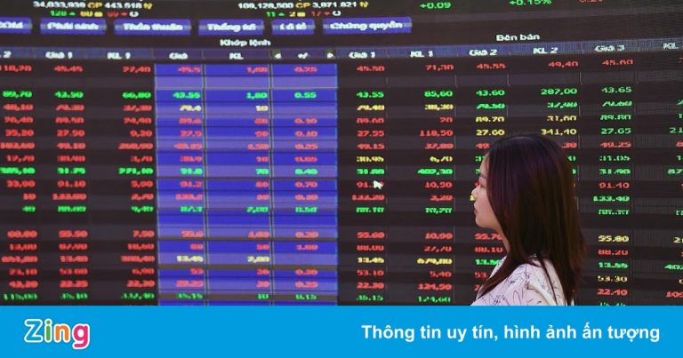 Kỷ lục hơn một tỷ USD rót vào chứng khoán trong phiên sáng