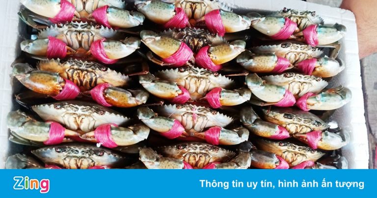 Cua, tôm tăng giá nhưng nhà máy thủy sản lại thiếu công nhân