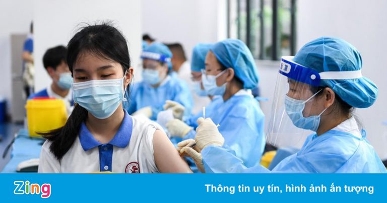 Dấu hiệu trẻ cần đến bệnh viện sau tiêm vaccine Covid-19