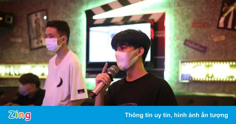 Lý do TP.HCM tiếp tục tạm ngưng hoạt động quán bar, karaoke, spa