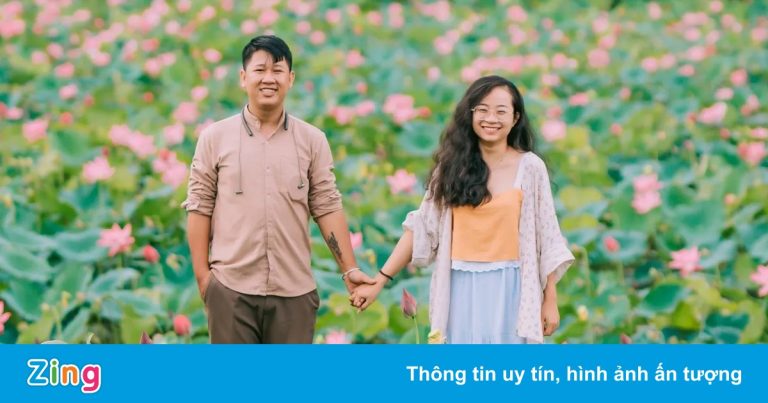 Đôi vợ chồng chụp ảnh nắm tay nhau đi khắp Việt Nam Đôi vợ chồng chụp ảnh nắm tay nhau đi khắp Việt Nam