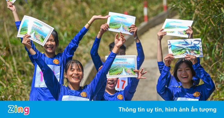 Bình Liêu khai mạc giải leo núi ‘Chinh phục sống lưng khủng long’ Bình Liêu khai mạc giải leo núi ‘Chinh phục sống lưng khủng long’