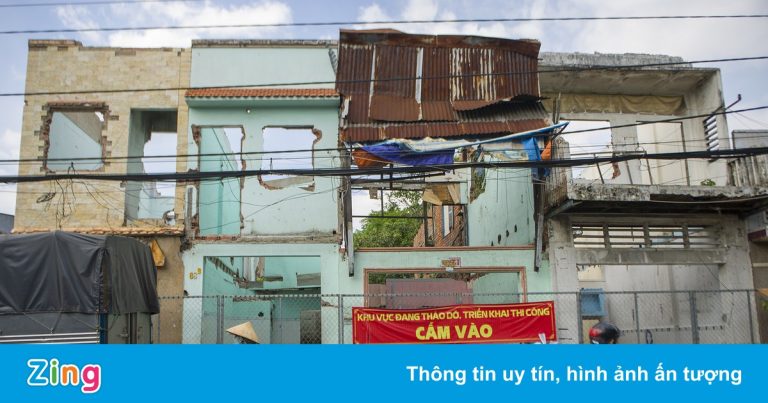 Đường Phan Văn Khỏe – Bãi Sậy nhếch nhác vì dự án treo nhiều năm