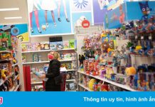 Niềm tin của người tiêu dùng Mỹ chạm đáy
