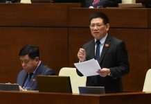 3 bộ trưởng giải trình ở phiên thảo luận kinh tế – xã hội Quoc hoi thao luan ve tinh hinh kinh te xa hoi anh 1