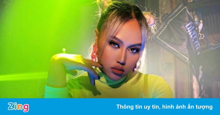 Ca sĩ Sofia: ‘Tôi sợ quên lời, hát chênh phô ở Rap Việt’