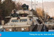 Taliban diễu binh, khoe xe bọc thép và vũ khí Mỹ