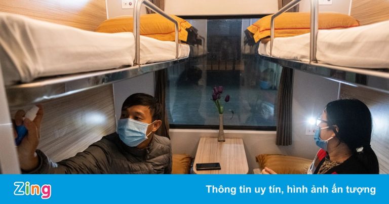 Nhiều hành khách mua cả khoang, toa tàu để phòng ngừa Covid-19 Nhiều hành khách mua cả khoang, toa tàu để phòng ngừa Covid-19