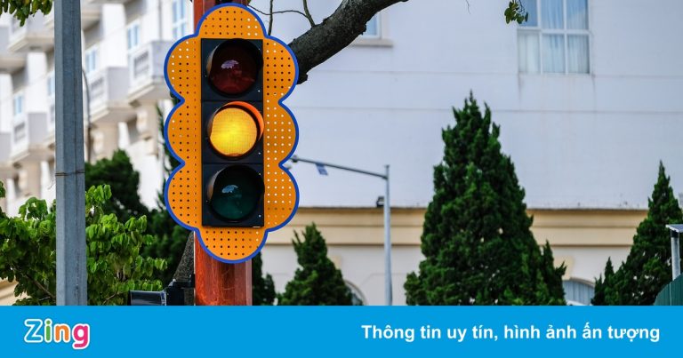 Đà Lạt lần đầu lắp đặt đèn tín hiệu giao thông Đà Lạt lần đầu lắp đặt đèn tín hiệu giao thông