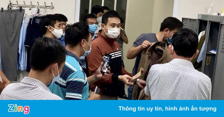Tạm giữ 2 cán bộ Cục Quản lý thị trường Đắk Nông Tạm giữ 2 cán bộ Cục Quản lý thị trường Đắk Nông